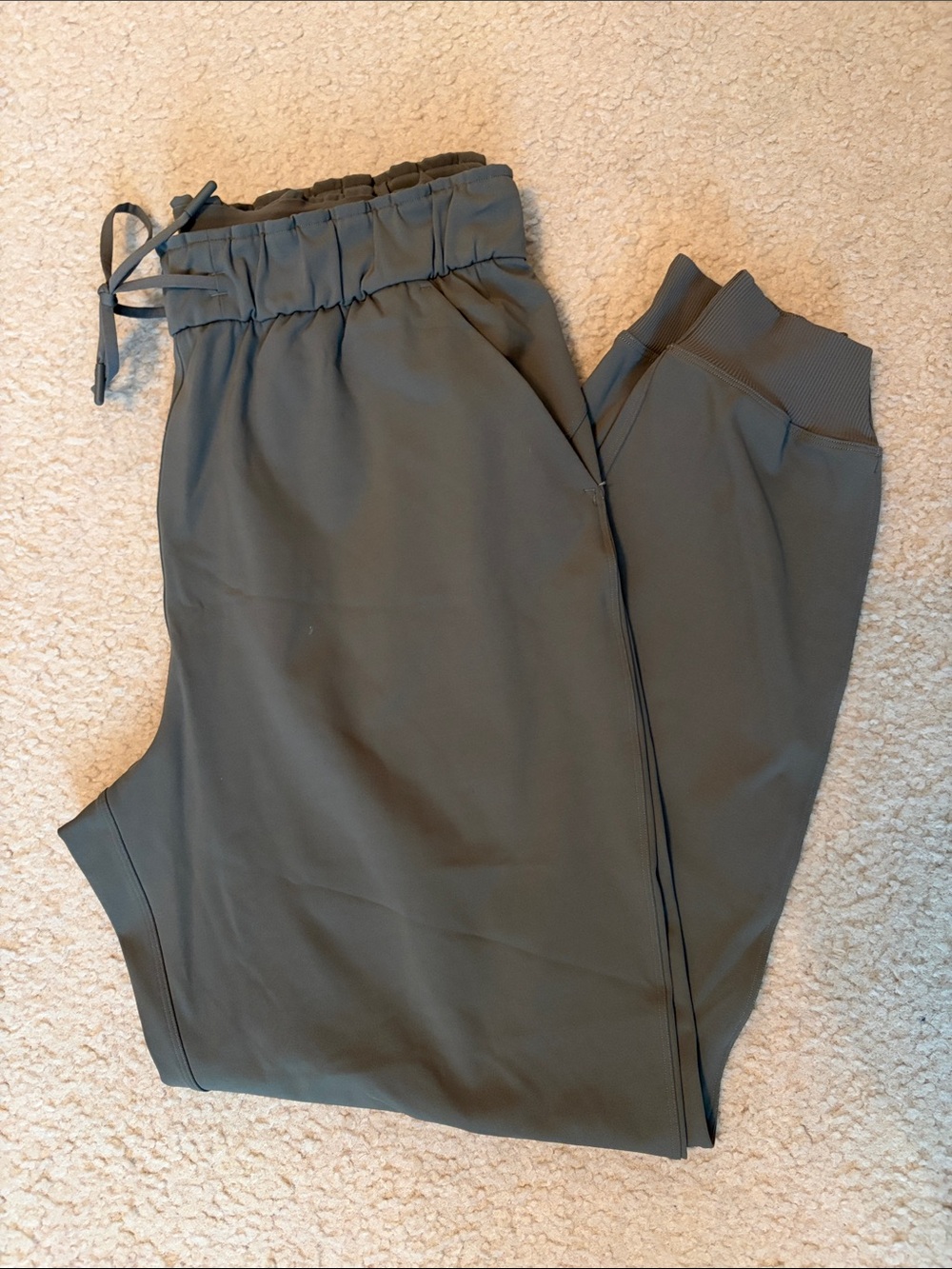 Women’s lululemon athletica Olive Green Drawstring Nylon blend Jogger Pants s10